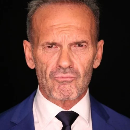 Πέτρος Κωστόπουλος | Η φωτογραφία μέσα από το διαμέρισμά του & η λεπτομέρεια που μας έκανε να ταυτιστούμε μαζί του