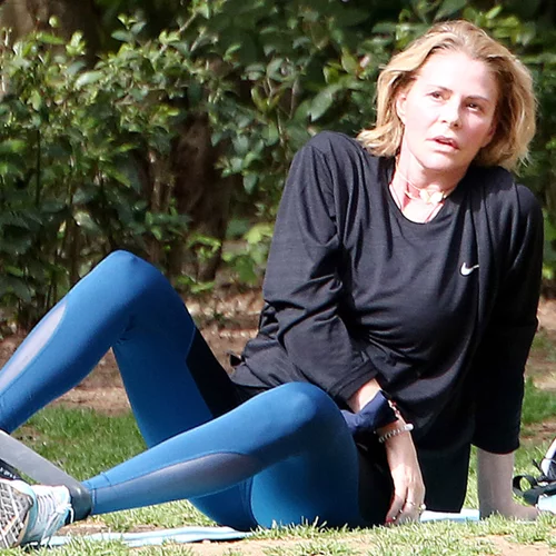 Τζένη Μπαλατσινού | Σε άψογη φόρμα 4 μήνες μετά τη γέννα - Η γυμναστική που ακολουθεί