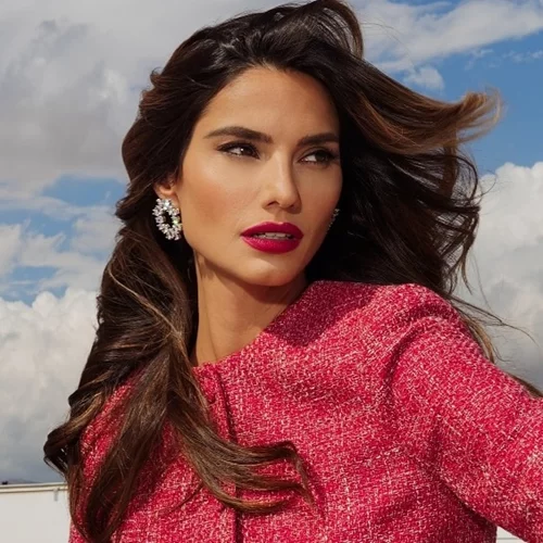 Ηλιάνα Παπαγεωργίου | Ο οικονομικός αφρός που χρησιμοποιεί για να διατηρεί τον όγκο στα μαλλιά της