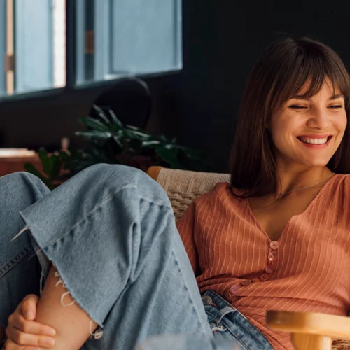 Κυκλοφόρησε νέο αναδιπλούμενο έξυπνο κινητό που ενεργεί ως προσωπικός βοηθός του κατόχου του