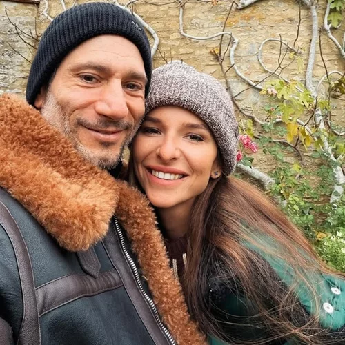 Εριέττα Κούρκουλου Λάτση - Βύρων Βασιλειάδης | Το κινηματογραφικό φιλί στην πιο καλλιτεχνική γειτονιά του Λονδίνου