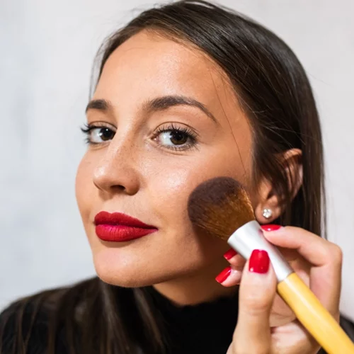 Τα πολυτελή bronzers που αξίζει να αποκτήσεις στις εκπτώσεις