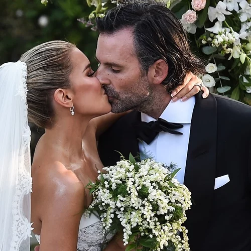 10 μίνιμαλ updos που θα σε αναδείξουν στην πιο κομψή νύφη της δεκαετίας