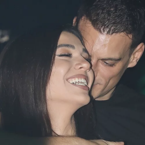 Τα πέτυχε; O Δημήτρης Φιντιρίκος έφτιαξε μελομακάρονα για τη Μελίνα Νικολαΐδη