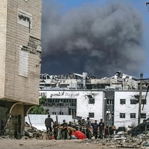 Τα ισραηλινά άρματα μάχης προωθούνται βαθύτερα στην πόλη της Γάζας