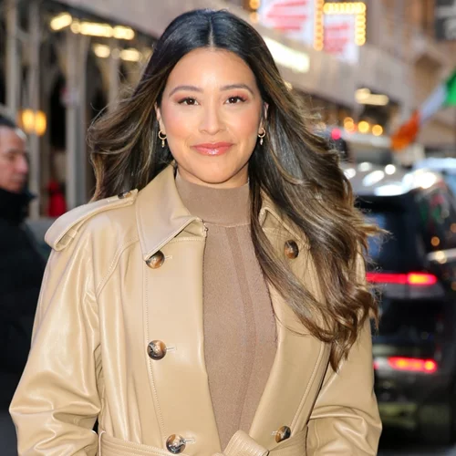 Τα looks που μπορείς να κάνεις με μια καμπαρντίνα την άνοιξη