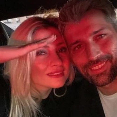 Η σύντροφος του Αλέξη Παππά έσβησε την κοινή τους φωτογραφία στο Instagram