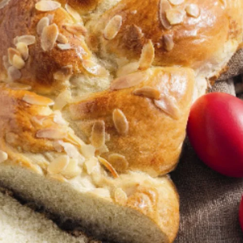 Πασχαλινά τσουρέκια από την Αργυρώ Μπαρμπαρίγου