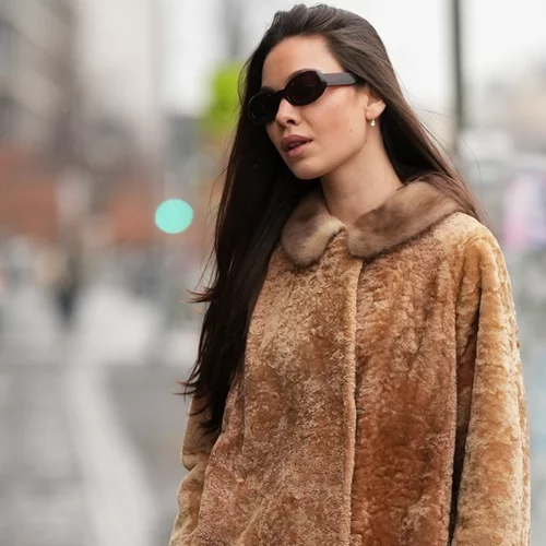 Γιατί το λάδι μαλλιών σου σε κάνει να "φριζάρεις" περισσότερο όταν βρέχει;