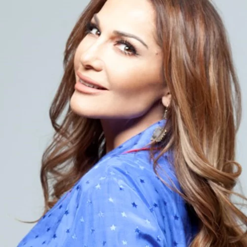 H Δέσποινα Βανδή έβαλε το φόρεμα που χρειάζεται κάθε γυναίκα στη γκαρνταρόμπα της