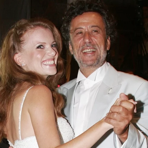 Μία νύφη... δύο νυφικά | Ο υπέροχος γάμος του Μάκη Τριανταφυλλόπουλου και της Κιμ Κίλιαν 19 χρόνια πριν