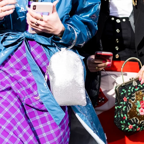 Τάσεις 2022 | Αυτή είναι η ινσταγκραμική τσάντα που θα φορεθεί όσο καμία άλλη φέτος