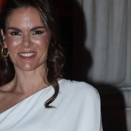 Mιράντα Πατέρα | Με χρυσή δημιουργία στο χριστουγεννιάτικο δείπνο της "ΕΛΠΙΔΑΣ"