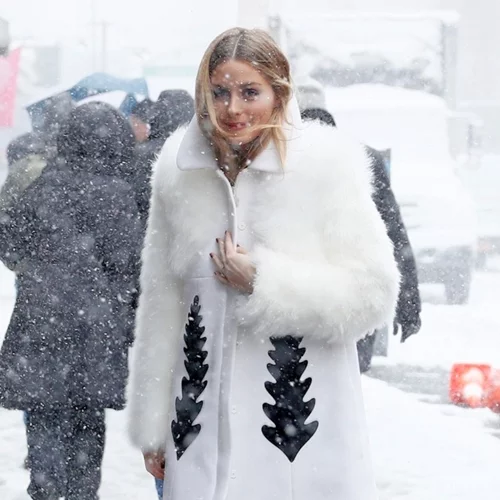 Πώς θα ντυθείς κομψά και ζεστά σε μία εξόρμηση στα χιόνια