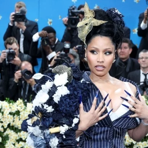 Η Νicki Minaj δηλώνει "η νούμερο ένα θαυμάστρια" του Donald Trump