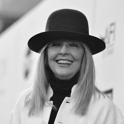 Η Diane Keaton και οι πιο εμβληματικές εμφανίσεις της στο κόκκινο χαλί
