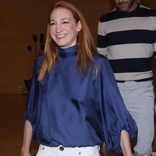 Η Στεφανία Γουλιώτη πόζαρε γυμνή σε εσωτερική πισίνα