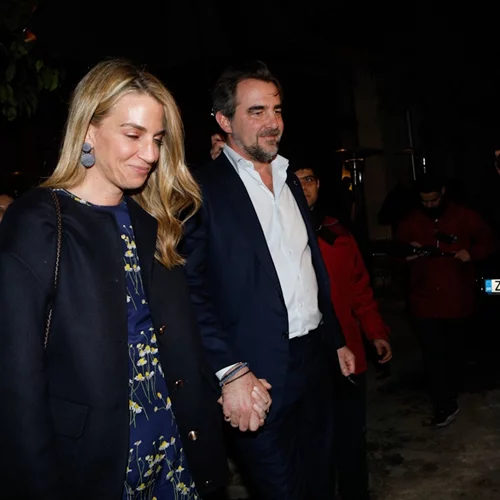 Στην Πάτμο η Χρυσή Βαρδινογιάννη | Μαζί με τον Νικόλαο Ντε Γκρες σε υπαίθρια συναυλία