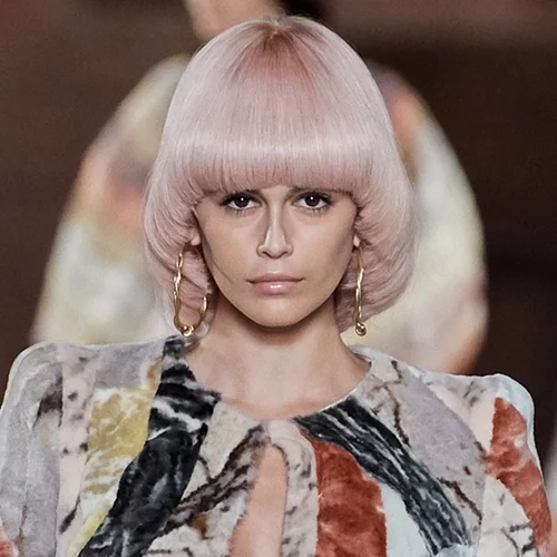 Τα πιο θρυλικά beauty looks από τις εβδομάδες μόδας του παρελθόντος