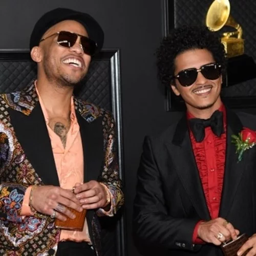 Ο Bruno Mars ανακοίνωσε περιοδεία σε δύο ηπείρους από τον Απρίλιο