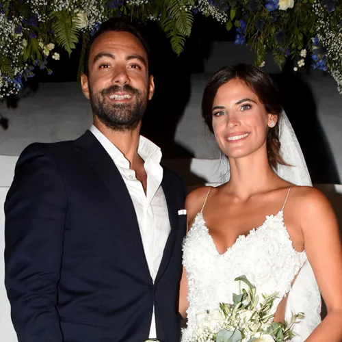 9 διάσημες Ελληνίδες που έκαναν τον γάμο τους σε νησί