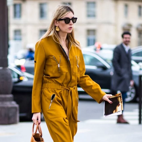 10 κομμάτια που θα έχουν όλες οι fashionistas στη ντουλάπα τους τη νεά χρονιά