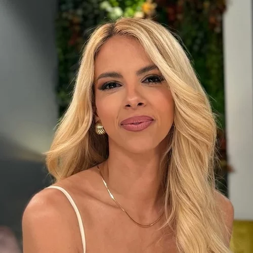 Η Τζένη Μελιτά με το φόρεμα από τη Mango που κολακεύει κάθε σιλουέτα