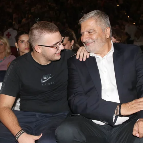 Βραδινή έξοδος για τον Αλέξανδρο Πατούλη | Το σχόλιο της μητέρας του