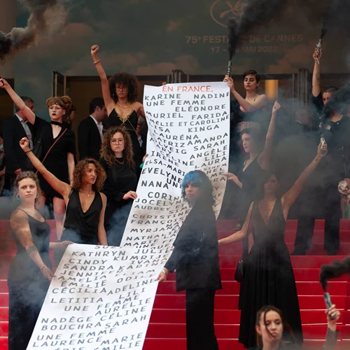 Διαμαρτυρία για τις γυναικοκτονίες στο Φεστιβάλ Καννών