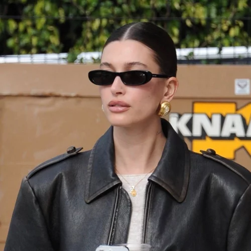 Micro concealing | Το αγαπημένο makeup trend της Hailey Bieber για λεία (και εντελώς φυσική) επιδερμίδα