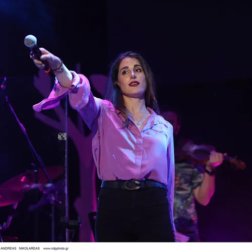 Παυλίνα Βουλγαράκη | "Κόντρα σε όλους μαζί σου"