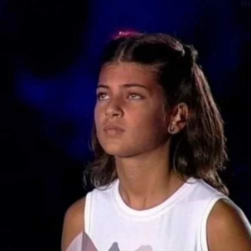 Το πανέμορφο κορίτσι της φλόγας των Ολυμπιακών Αγώνων του 2004 είναι μία λαμπρή επιστήμονας