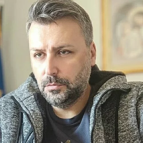 Συγκλονίζει ο Γιάννης Καλλιάνος | "Ο αδερφός μου απέκτησε σακχαρώδη διαβήτη από τον κορονοϊό και υγρό στην καρδιά"