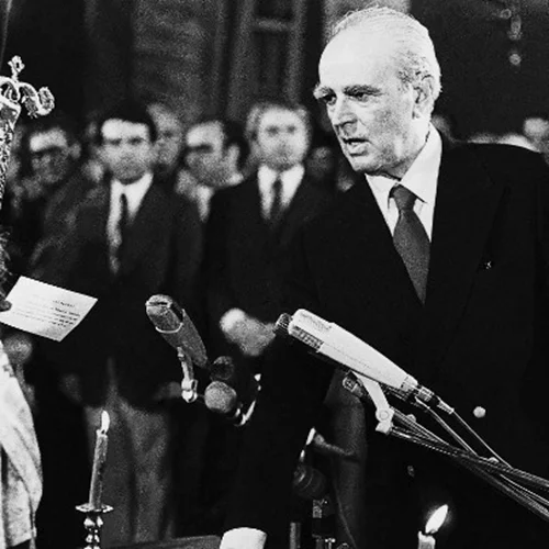 Πενήντα χρόνια από την επάνοδο της Δημοκρατίας-Φωτογραφική έκθεση του Αριστοτέλη Σαρρηκώστα