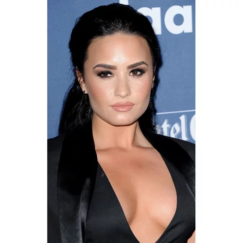 Demi Lovato | Μόλις λάνσαρε το πρώτο φυλετικά ουδέτερο sex toy
