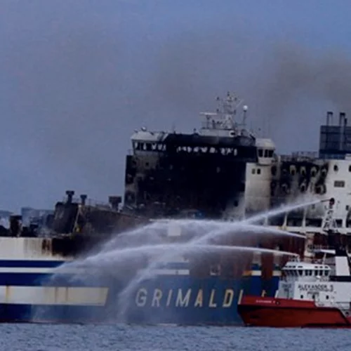 Θρίλερ με την κατάσχεση ελληνικών πλοίων από το Ιράν - "Είναι τρομοκρατημένος και αγχωμένος", λέει μητέρα ναυτικού