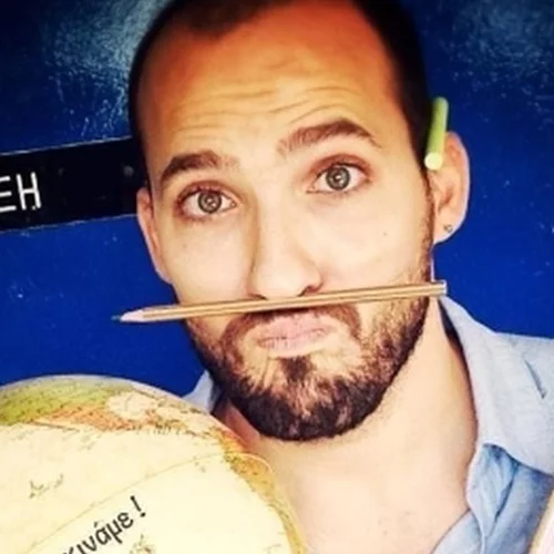 Ένας ξεχωριστός δάσκαλος | "Oι συμμαθητές γέλαγαν μαζί μου που ψεύδιζα, μπέρδευα τα γράμματα, την αμηχανία με την ντροπή"