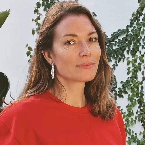 Mε τη Μπιάνκα πάντα στο πλευρό της | Η Βίκυ Καγιά τη φωτογραφίζει με πλεξούδα στα μαλλιά και μαύρο look