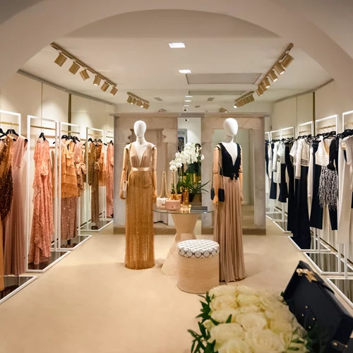 Η Elisabetta Franchi άνοιξε μπουτίκ στη Μύκονο