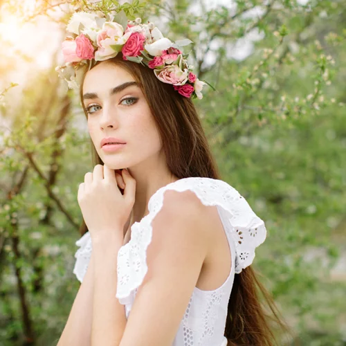 Τα ανοιξιάτικα χρώματα στο μακιγιάζ που θα σου φτιάξουν τη διάθεση