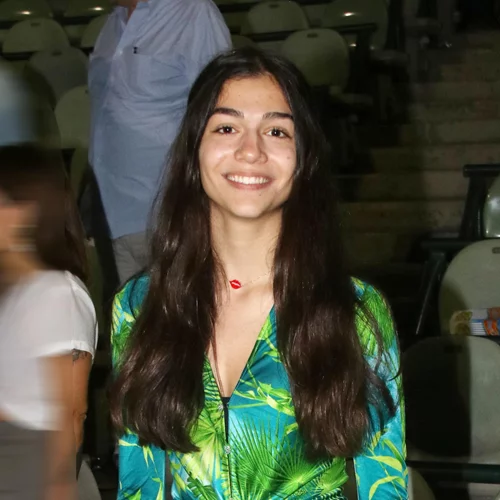 Η Μελίνα Νικολαΐδη ντυμένη ως νεράιδα της Disney εκπληρώνει μία ευχή ενός παιδιού (φωτο)