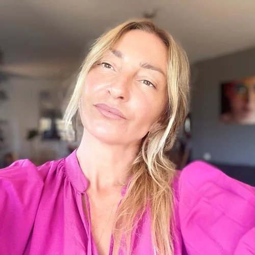 Ρούλα Ρέβη | Η καλλιτεχνική φωτογραφία με την κατάξανθη κόρη της και τον cool γιο της