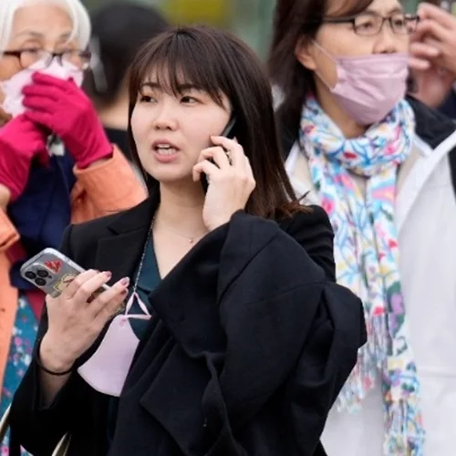 Χωρίς μάσκα ξεκίνησε η εβδομάδα στην Ιαπωνία καθώς η κυβέρνηση χαλάρωσε τα μέτρα