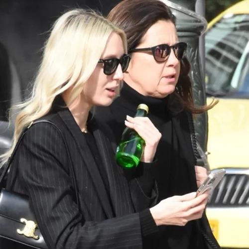 Τα looks των Marie Chantal, Μαρίας Ολυμπίας Γλίξμπουργκ και Τατιάνας Μπλάτνικ από τη βόλτα τους στο κέντρο της Αθήνας