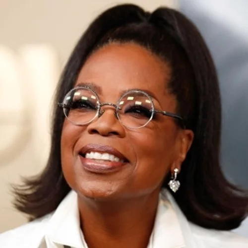 Η Oprah Winfrey επαινεί την απόφαση της Αυστραλίας να απαγορεύσει τα μέσα κοινωνικής δικτύωσης για τα παιδιά
