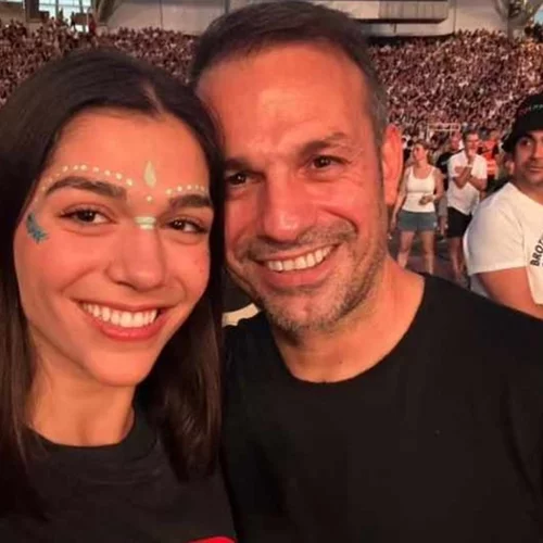 Ντέμης Νικολαΐδης | Η solo βραδινή εμφάνιση μετά την είδηση για την περιπέτεια της υγείας της συντρόφου του