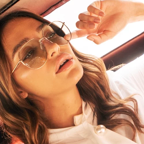 Βρήκαμε τα γυαλιά ηλίου που θα φορούσε μια celebrity | Ποια σχέδια να διαλέξεις