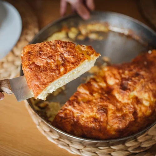 Γρήγορη τυρόπιτα χωρίς φύλλο για εσένα που τρέχεις να τα προλάβεις όλα