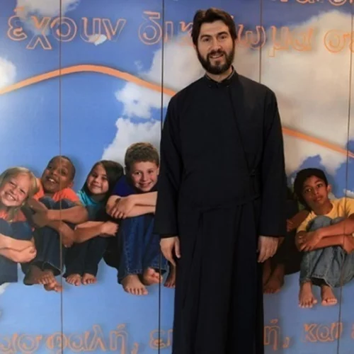 Κιβωτός του Κόσμου: Ξηλώνουν τον πατέρα Αντώνιο και το ΔΣ της ΜΚΟ