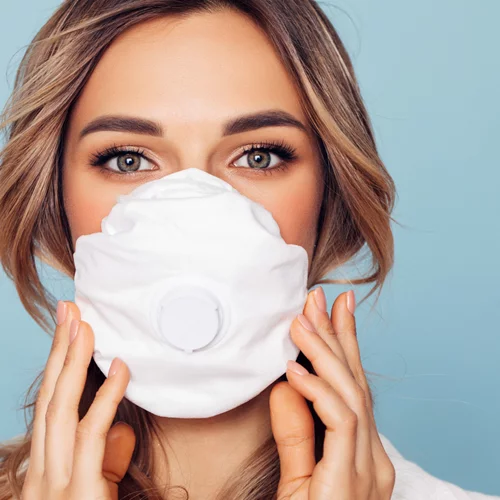 Maskne | Όλα όσα χρειάζεται να ξέρεις για το νέο αυτό φαινόμενο και την αντιμετώπισή του
